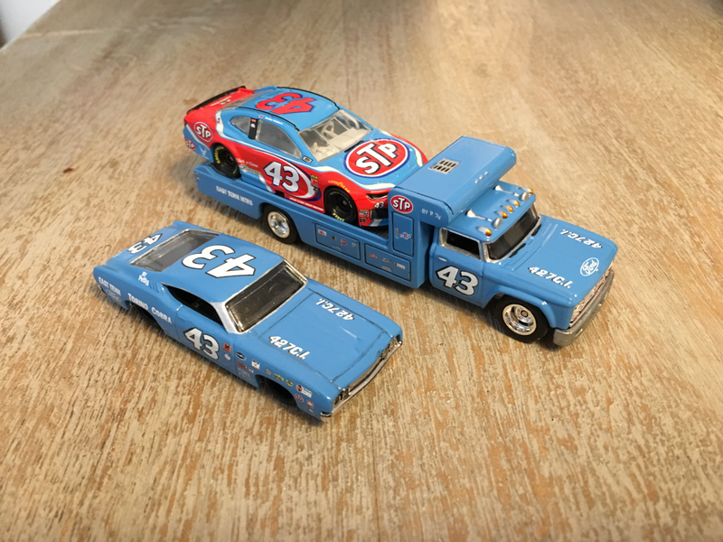 Illustration for article titled LaLD Car Week: 1969 Team Petty Transport